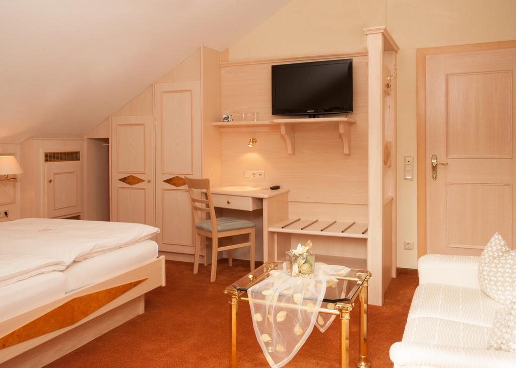 Hotel Zum Weissen Stein Kirchen  Værelse billede